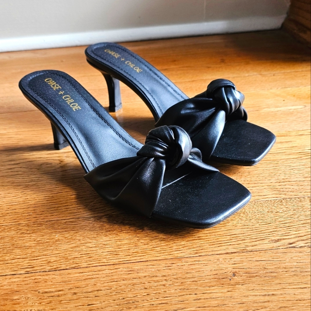 NEW! Chase + Chloe Knotted Kitten Heel